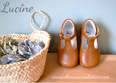 Chaussures bébés à porter avec ou sans chaussettes pour bébés filles ou garçons