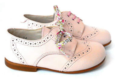 Chaussures derbies fille a lacets Gabriel bout golf cuir rose pale Chaussures Lucine