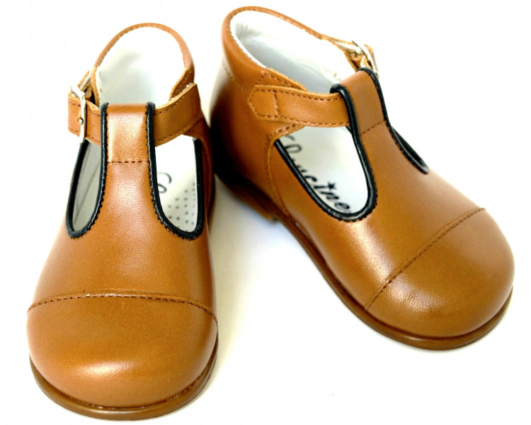 Chaussures bébé Salomé en cuir camel avec un joli liseré marine