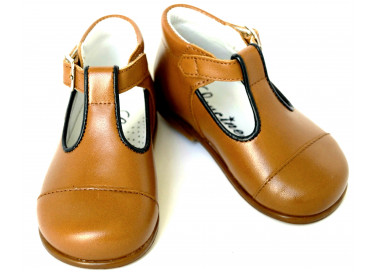 Chaussures bébé Salomé en cuir camel avec un joli liseré marine