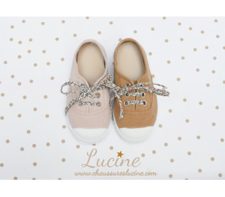 Chaussures enfants et bébés baskets tennis en toiles à lacets élastiques rose nude moutarde camel