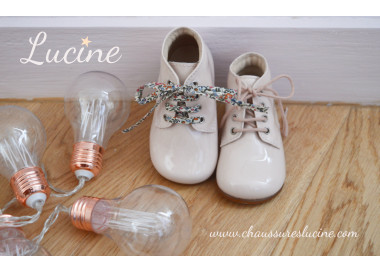 Chaussures montantes à lacets pour bébé fille