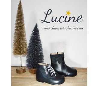 Chaussures pour bébés à lacets avec festons et fleurs