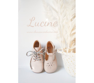 Bottillons montants en cuir rose nude pour fille à lacets ou à boucles