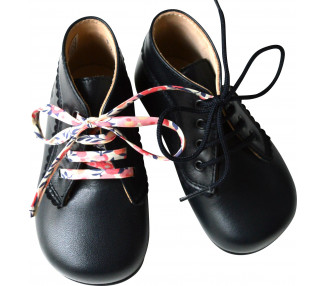 Bottillon bébés en cuir avec frisettes bleu marine