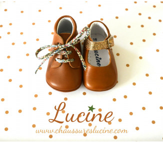 Chaussons bébé SOUPLES antidérapants fille à boucle Mini-Alice - cuir CAMEL et paillettes or