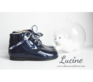 Chaussures pour fille en cuir souple vernis bleu marine