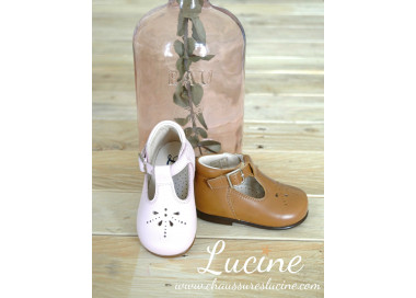 Bottillons bébés en cuir rose et camel à porter avec ou sans chaussettes