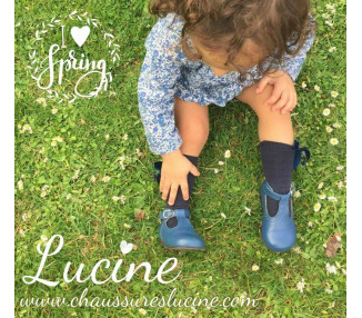 Chaussures bébés en cuir à porter avec ou sans chaussettes ou collants pour toutes les saisons
