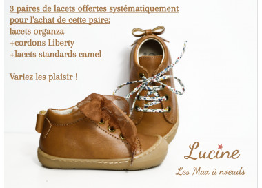 Bottillons bébés filles en cuir souple adaptées 1ers pas. Idéales 4 pattes