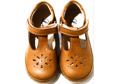 Chaussures pour filles et garçons pratiques et confortables