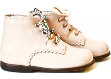 Chaussures en cuir vernis souple et confortable rose pour bébé fille