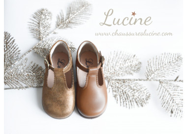 Chaussures Salomé bébé fille souples et ouvertes idéales pieds nus ou avec un collant