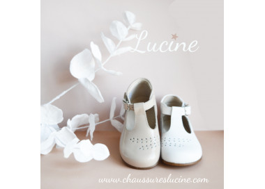 Chaussures ouvertes en cuir blanc pour fille