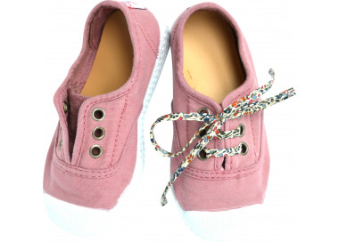 Tennis baskets en toiles vieux rose à porter avec ou sans lacets pratiques et confortables