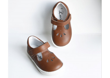 Chaussures bébés à scratchs souples, pratiques et confortables