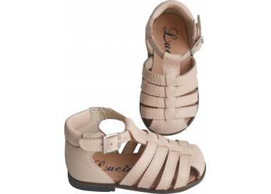 Sandalettes en cuir souple. Protège les orteils