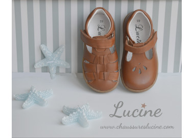 Chaussures en cuir souple et fermeture pratique pour enfants