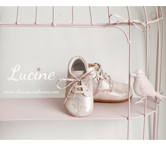 Bottillons montants à lacets en cuir rose pour filles