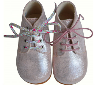 Chaussures rose irisé pour bébé fille