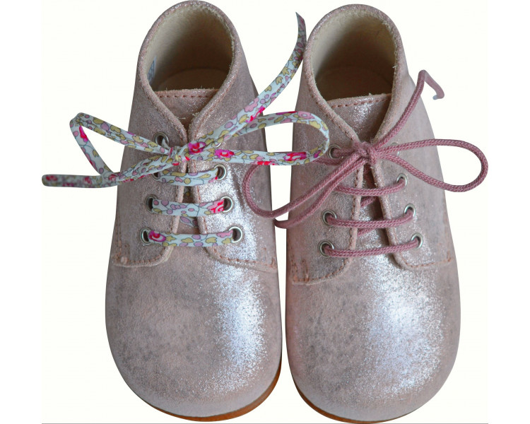 Chaussures rose irisé pour bébé fille Chaussures rose irisé pour bébé fille
