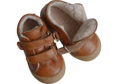 Chaussures bébés entièrement fourrées et doublées laine douce et chaude