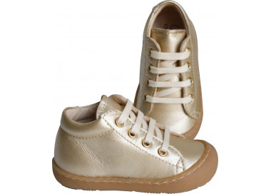 Chaussures souples adaptées 1ers pas en cuir or