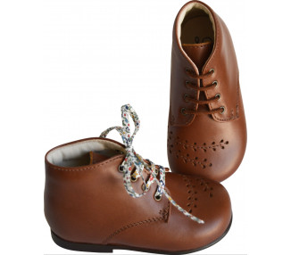 Chaussures bébés montantes en cuir à lacets fleuris