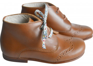 Chaussures montantes à lacets pour enfants bout fleuri cuir camel