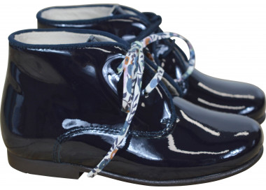 Bottillons montants à lacets pour filles en cuir vernis résistant