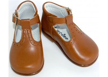 Chaussures Salomé bébé en cuir camel à boucle