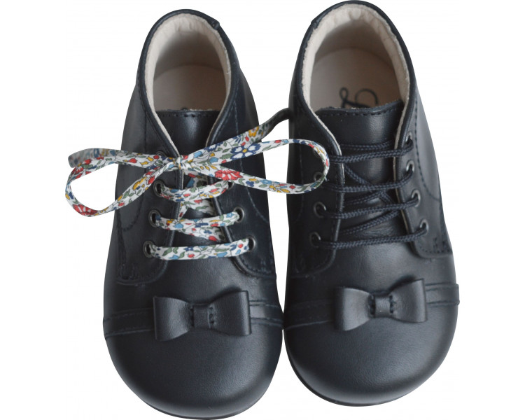 Chaussures pour bébé avec noeud sur l'avant cousu en cuir bleu marine Chaussures pour bébé avec noeud sur l'avant cousu en cuir bleu marine
