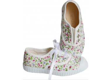 Baskets tennis en toiles à lacets et élastiques fleurs blanches