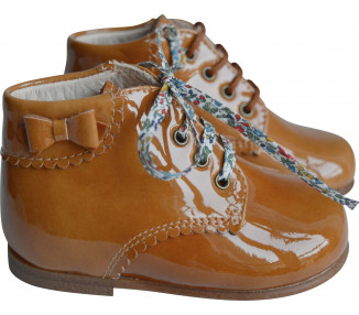 Chaussures Bottillons Victoire - vernis CAMEL