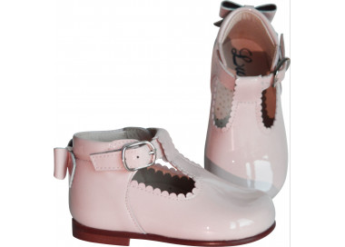 Chaussures salomé ouvertes bébes filles entièrement doubées cuir