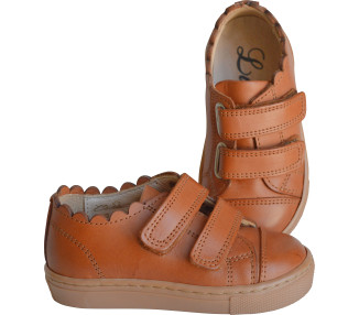 Chaussures baskets entièrement doublées cuir souple