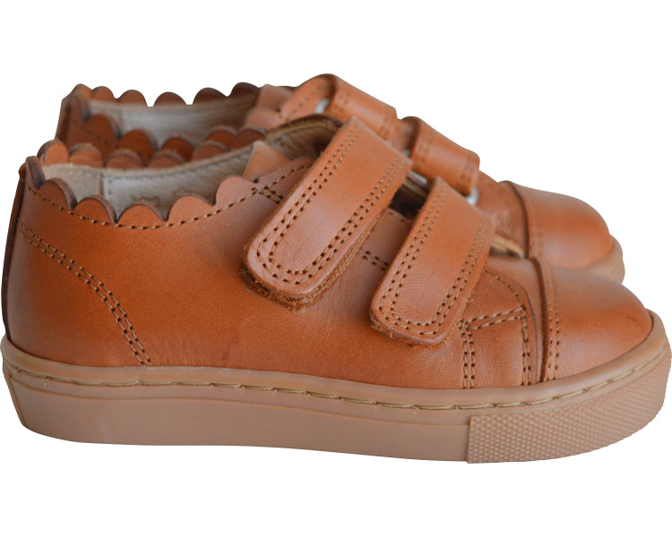 Baskets sneakers fille à scratchs, pratiques, souples et confortables Baskets sneakers fille à scratchs, pratiques, souples et confortables