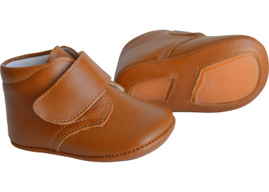 Chaussons souples, confortables et antidérapants pour bébés. Fermture pratique