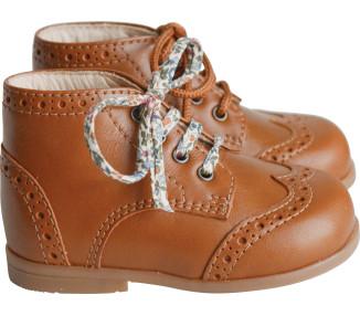 Bottillons en cuir pour bébé. Lacets standards + cordons fantaisies fille ou garçon offerts en plus