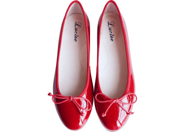 Ballerines en cuir vernis entièrement doublées cuir