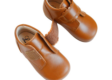 Bottillons bébés filles en cuir fermeture scratch