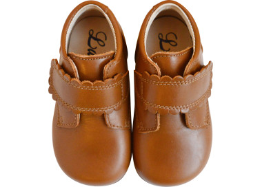 Chaussures bébés filles pratiques et idéales pour l'autonomie