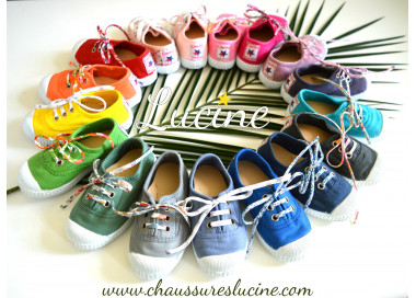 Chaussures en toiles jaunes à fleurs pour filles