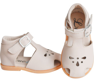 Sandales bébés qui protègent les orteils et en cuir souple