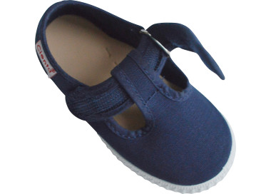 Chaussures souples et confortables pratiques pour l'école et la crèche. Faciles à mettre