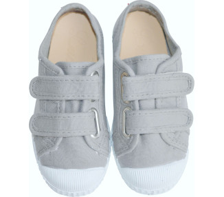 Tennis baskets en toile gris clair à scratchs pratiques et confortables
