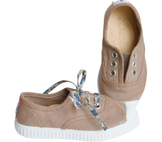 chaussures en toiles pour l'été pour bébés enfants et adultes