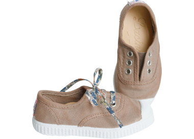 chaussures en toiles pour l'été pour bébés enfants et adultes