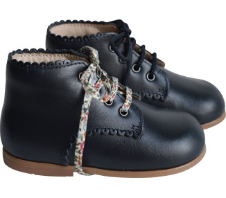 Chaussures souples, confortables et jolies en cuir pour bébés