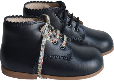 Chaussures souples, confortables et jolies en cuir pour bébés